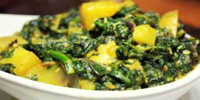 Aloo Palak Recipe: स्वादिष्ट आलू पालक की सब्जी कैसे बनाएं, यहां जानिए