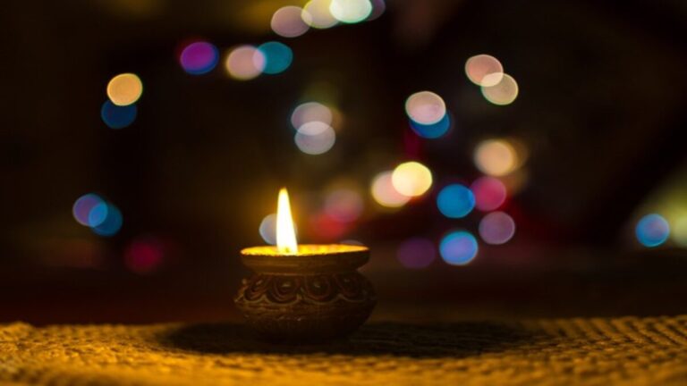 Happy Diwali 2020 Wishes: दिवाली पर अपनों को इन फोटोज़ से दें बधाई और शुभकामना संदेश (Image Source: Pixabay)