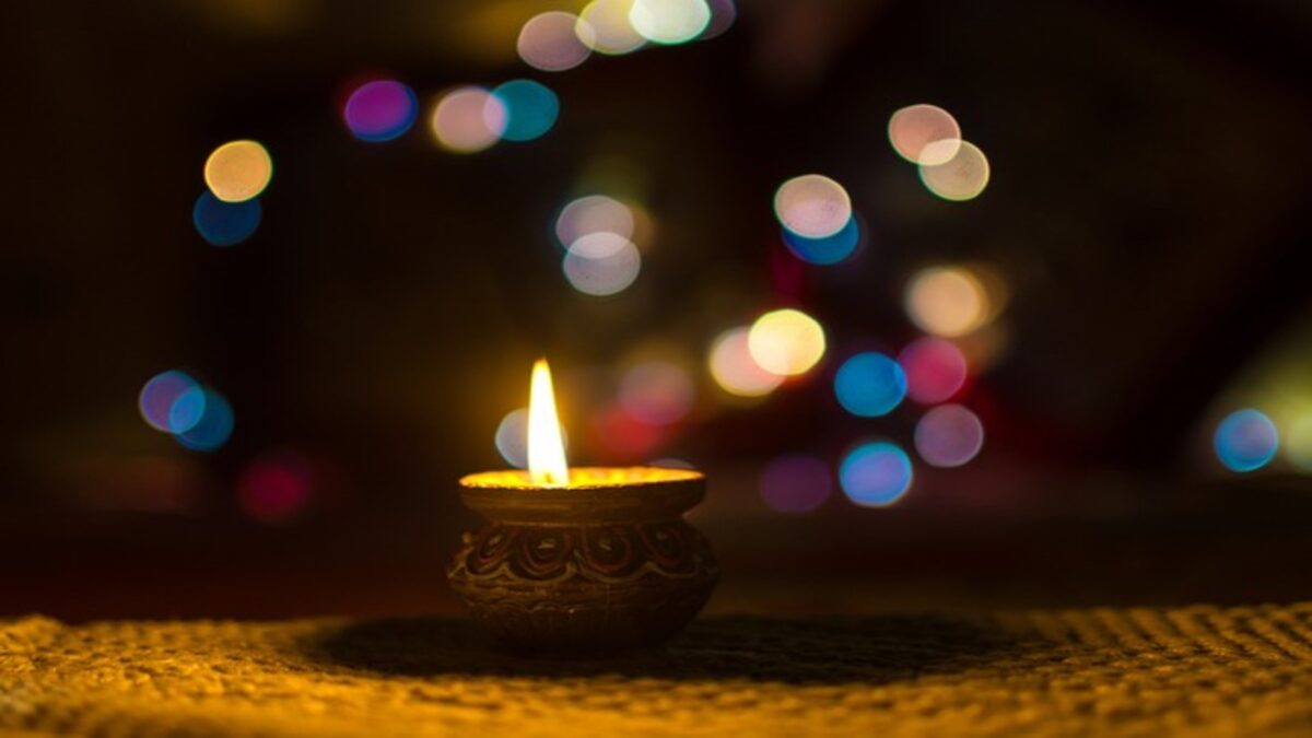 Happy Diwali 2020 Wishes: दिवाली पर अपनों को इन फोटोज़ से दें बधाई और शुभकामना संदेश (Image Source: Pixabay)
