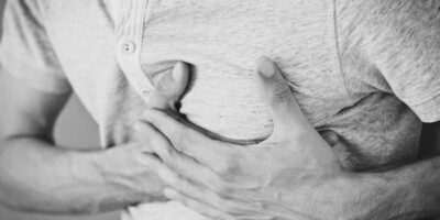 Heart Disease Symptoms: जानिए हृदय रोग के कारण, लक्षण और उपचार