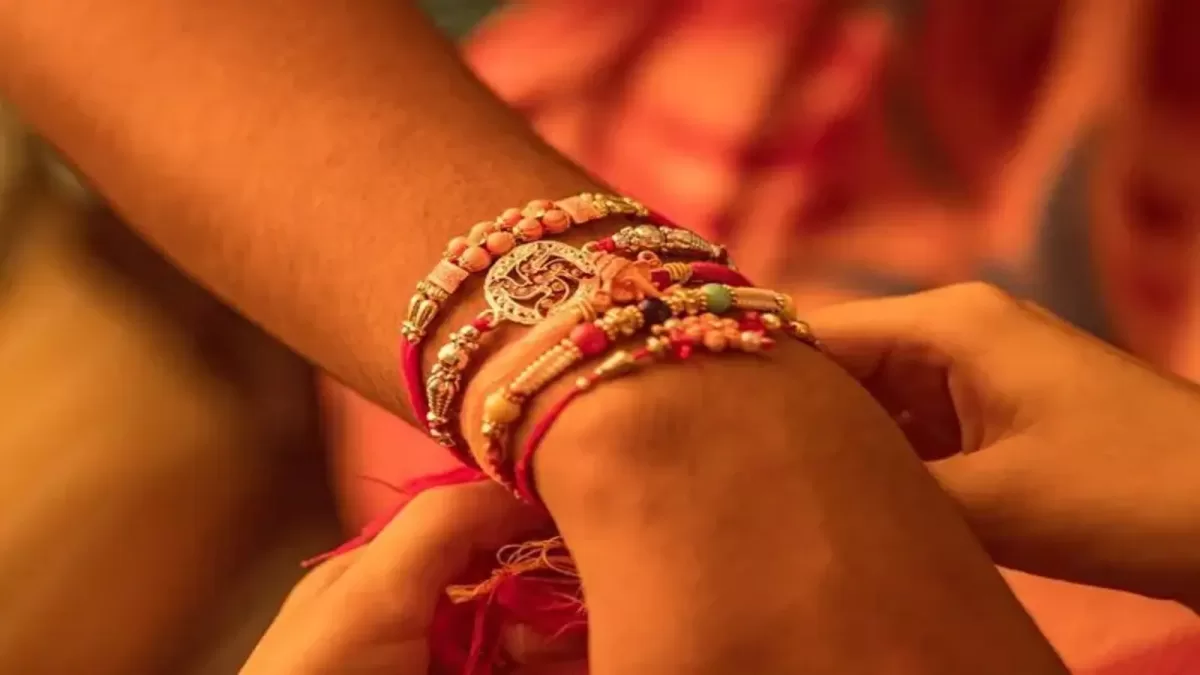 Raksha Bandhan Songs इन बेहतरीन फिल्मी गानों के साथ मनाइए रक्षाबंधन का पर्व