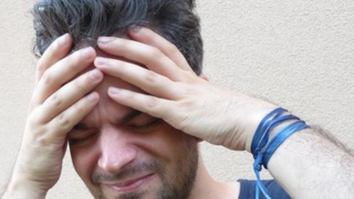 Headache Home Remedies: सिर दर्द से परेशान है तो अपनाएं ये घरेलू उपाय