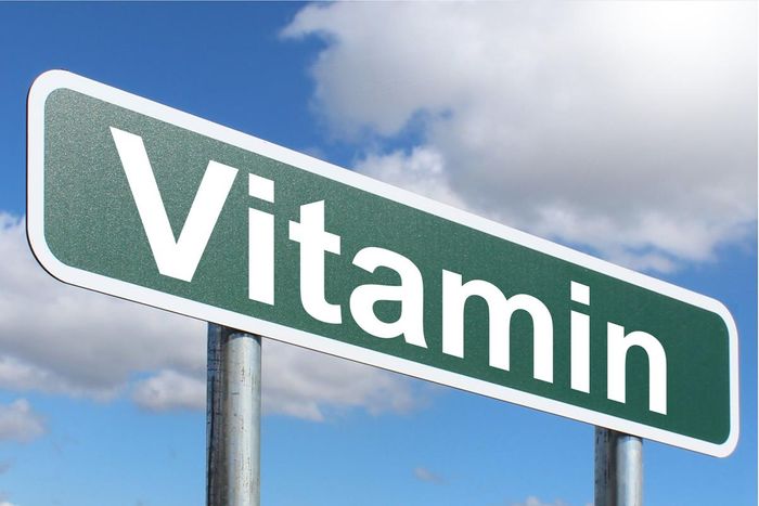 Vitamin B12 Deficiency Symptoms: विटामिन बी 12 की कमी के लक्षण, कारण और उपचार
