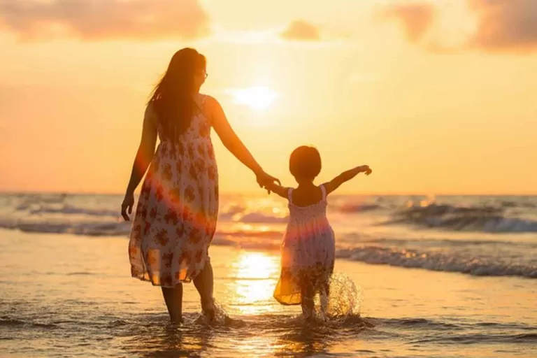 Happy Mother's Day 2023: क्यों मनाया जाता है मदर्स डे? जानें इतिहास और महत्त्व 5 Mother's Day 2023: क्यों मनाया जाता है मदर्स डे? जानें इतिहास और महत्त्व (Image Credit: Pixabay)