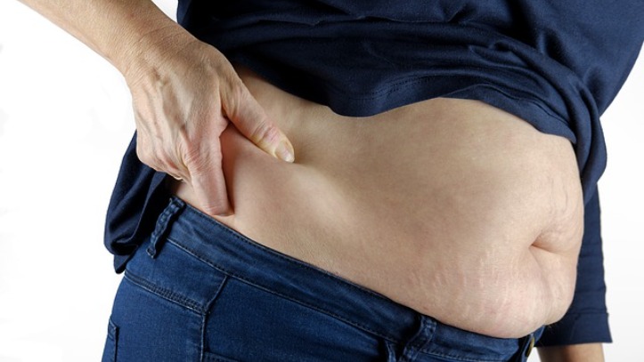 Reduce Belly Fat: पेट की चर्बी कम करने के लिए अपनाएं ये दमदार घरेलू उपाय