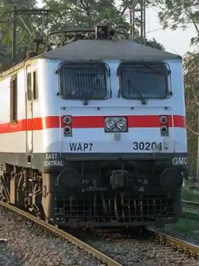 Indian Railway: ट्रेन में लोअर बर्थ पाने के क्या है नियम ?