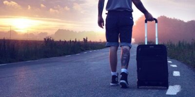 Top 10 Travel Tips: कहीं घूमने जाने से पहले इन 10 बातों रखे ध्यान, तो कभी नहीं खाएंगे धोखा
