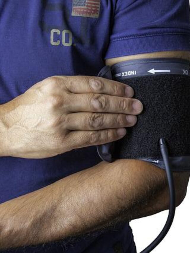 blood-pressure-monitor-1749577_640