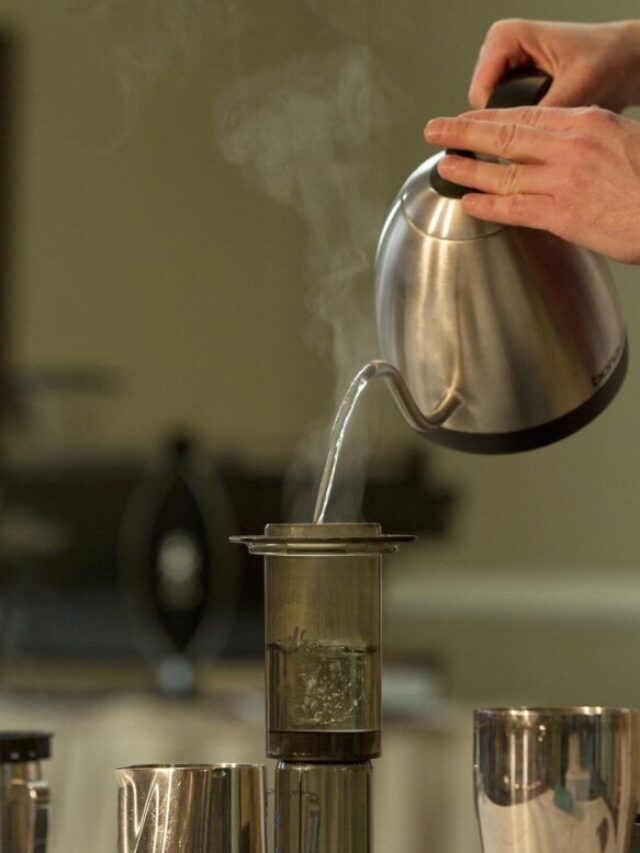 coffee-making-1169888_1280