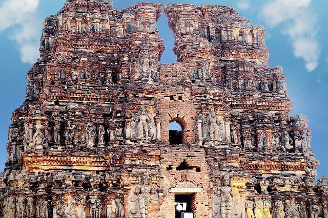 Hampi City Information: Best Tourist Places, Hotels & ATMs in Hampi