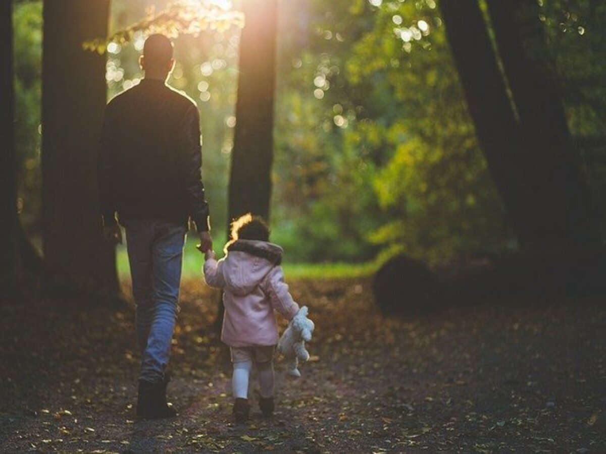 Daughters Day 2022 Wishes: इन प्यार भरे संदेशों के जरिए अपनी बेटी को दें शुभकामनाएं Daughters Day 2022 Wishes: इन प्यार भरे संदेशों के जरिए अपनी बेटी को दें शुभकामनाएं