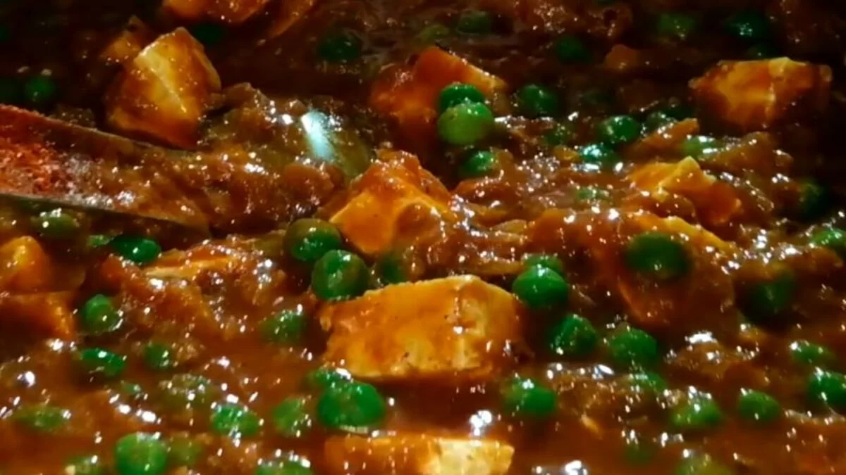 Matar Paneer recipe: स्वाद में रेस्टोरेंट जैसा मटर पनीर बनाने का सीक्रेट तरीका