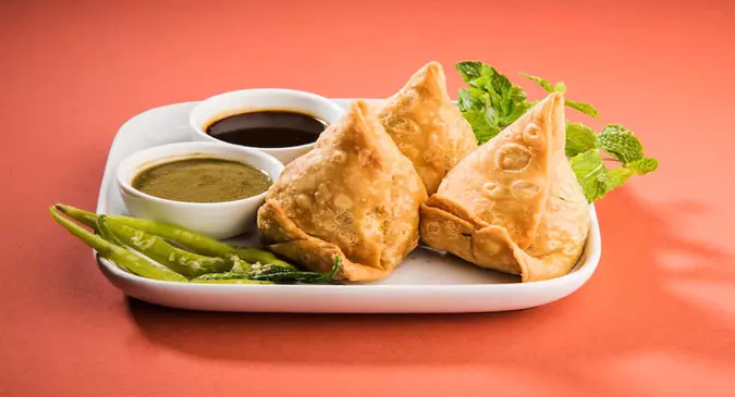 Punjabi Samosa Recipe: स्वादिष्ट पंजाबी समोसा कैसे बनाएं, यहां जानिए