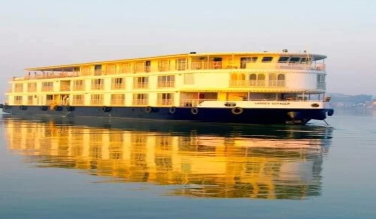 Ganga Vilas Cruise: किराए से लेकर सुख सुविधाओं तक, जानें गंगा विलास क्रूज के बारें में सबकुछ 3 Ganga Vilas Cruise: किराए से लेकर सुख सुविधाओं तक, जानें गंगा विलास क्रूज के बारें में सबकुछ