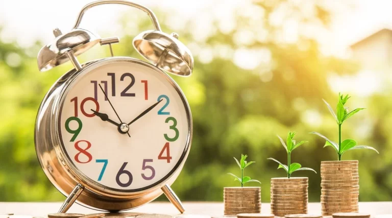 पीपीएफ अकाउंट में निवेश करने के फायदे, जानें पीपीएफ खाता कैसे खोलें? 4 PPF Account: पीपीएफ में निवेश करने के फायदे, जानिए पीपीएफ खाता कैसे खोलें? (Image Source: Pixabay)