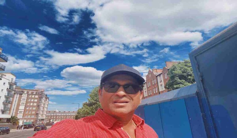 Sachin Tendulkar Profile, Career, Records, Interesting Facts, Awards, Controversy 5 Sachin Tendulkar Profile, Career, Records, Interesting Facts, Awards, Controversy (Image Source: Sachin Facebook Pafe
