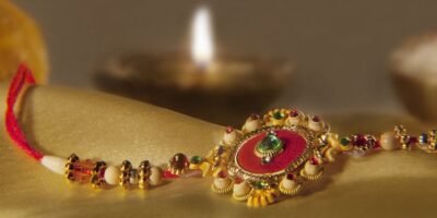 Raksha Bandhan 2025 Date: इस साल रक्षाबंधन कब है? जानिए राखी बांधने का शुभ मुहूर्त!