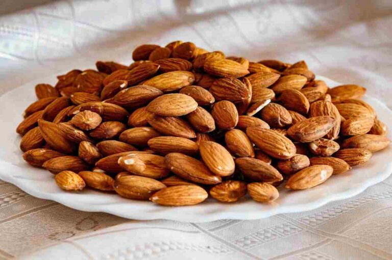 Almonds Health Benefits: कब्ज, दिल की बीमारी से लेकर वजन तक; जानिए भीगे हुए बादाम खाने अद्भुत के फायदे 3 Almonds Health Benefits कब्ज, दिल की बीमारी से लेकर वजन तक; जानिए भीगे हुए बादाम खाने अद्भुत के फायदे ( Image Credit: Pixabay)