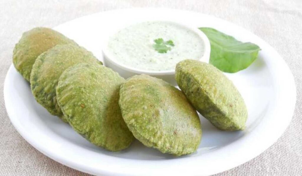 Palak Ki Puri Recipe जानिए हेल्दी और टेस्टी पालक पूरी बनाने का सही तरीका
