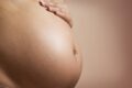 Pregnancy Tips 🤰 गर्भावस्था में अच्छी नींद चाहिए इन 7 सोने की टिप्स को अपनाएं (Image Credit: Pixabay)