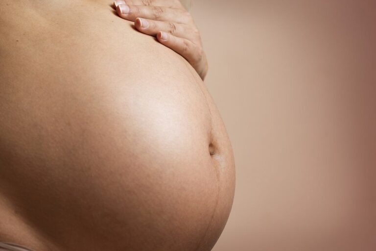Pregnancy Tips 🤰 गर्भावस्था में अच्छी नींद चाहिए इन 7 सोने की टिप्स को अपनाएं (Image Credit: Pixabay)
