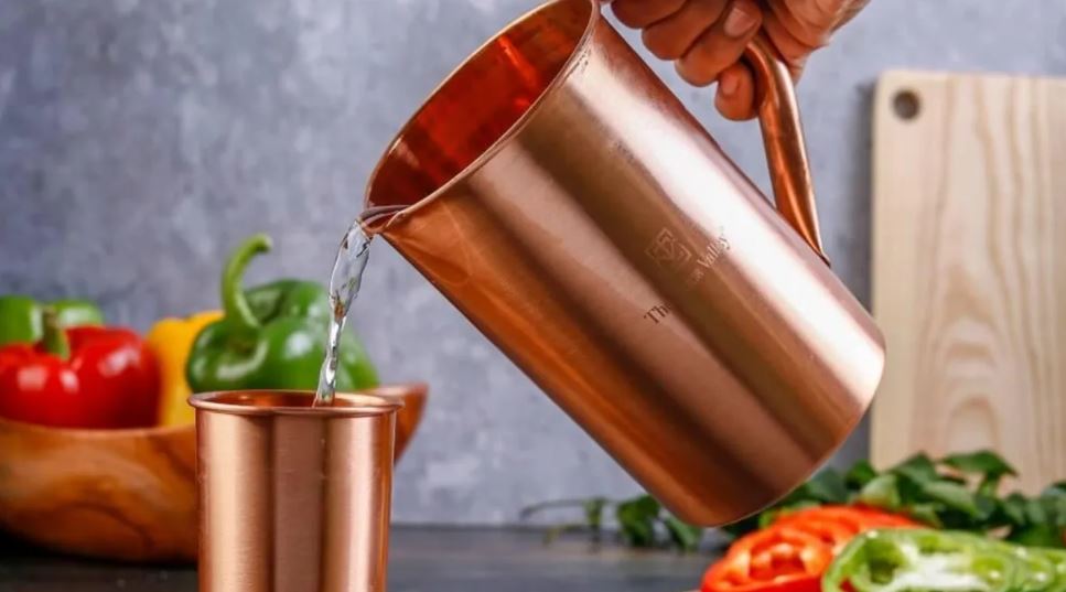 Copper Water Benefits: तांबे का पानी पीने के 17 फायदे, जो हर किसी को जानना चाहिए (Image Source: Social)