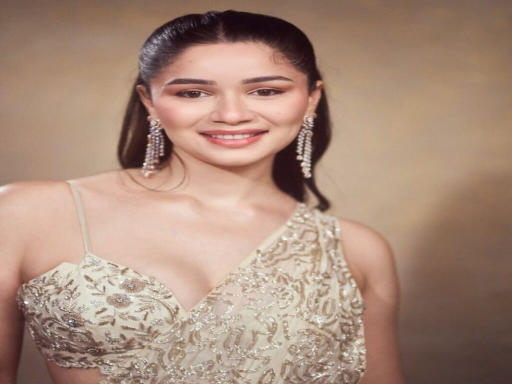 Sara Tendulkar Photos ग्लैमर में किसी एक्ट्रेस से कम नहीं सारा तेंदुलकर, तस्वीरें देख रह जाएंगे दंग