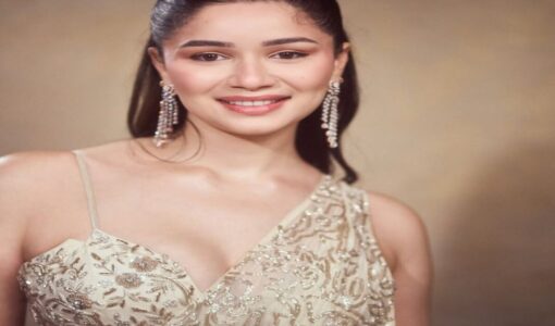 Sara Tendulkar Photos ग्लैमर में किसी एक्ट्रेस से कम नहीं सारा तेंदुलकर, तस्वीरें देख रह जाएंगे दंग