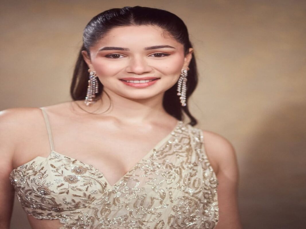 Sara Tendulkar Photos: ग्लैमर में किसी एक्ट्रेस से कम नहीं सारा तेंदुलकर, तस्वीरें देख रह जाएंगे दंग Sara Tendulkar Photos ग्लैमर में किसी एक्ट्रेस से कम नहीं सारा तेंदुलकर, तस्वीरें देख रह जाएंगे दंग